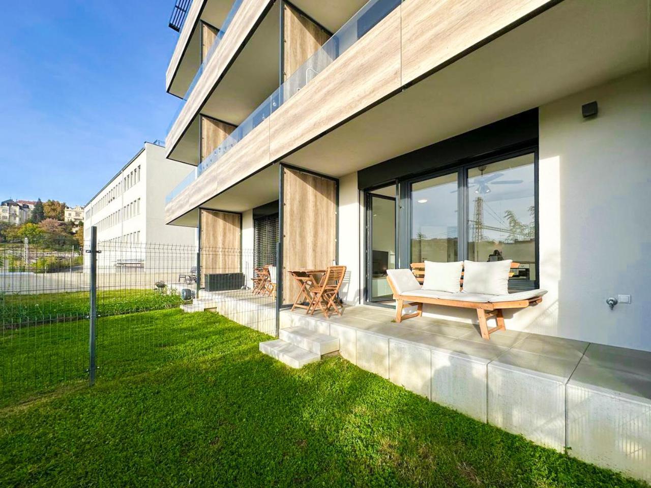 Vila Vinice Prag Exterior foto